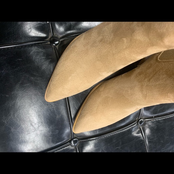 Women’s Pointed Toe Chelsea Ankle High Heel Block Boot in Beige Faux Suede - Picture 11 of 14